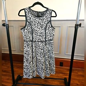 Nicole Miller sleeveless dress blk/wht floral texture size M